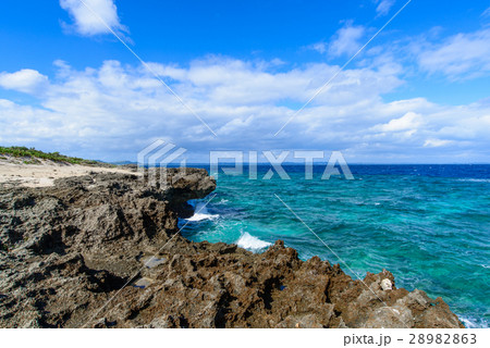 沖縄県　久高島　カベール岬 28982863