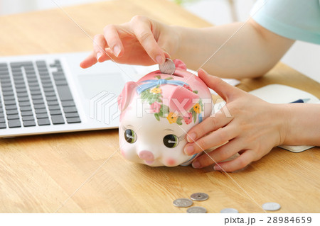 ブタの貯金箱　手元 28984659