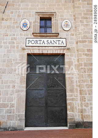 oristano オリスターノ duomo 大聖堂 porta santa 聖なる扉 oristano オリスターノ duomo 大聖堂 porta santa 聖なる扉 28989006