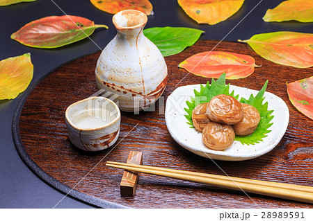 日本酒と梅干 日本酒と梅干 28989591