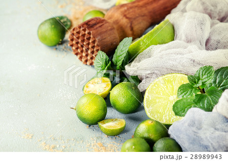Ingredients for mojito 28989943