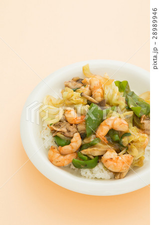 中華丼　中華飯　野菜炒め 28989946
