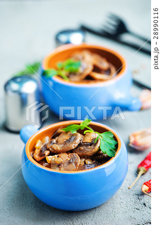 mushrooms mushrooms 28990116