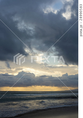 バリ島　クタビーチの夕景 28990583