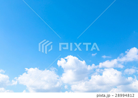 空　雲　青い空　白い雲　合成用背景素材　写真素材 28994812
