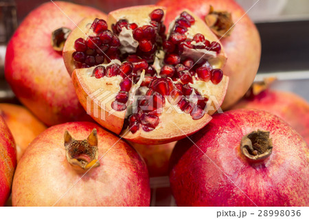 Ripe Juicy pomegranates 28998036