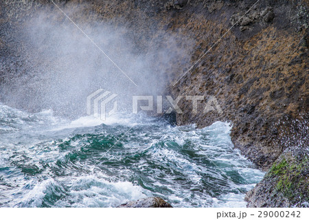 【伊東市】汐吹岩 【伊東市】汐吹岩 29000242