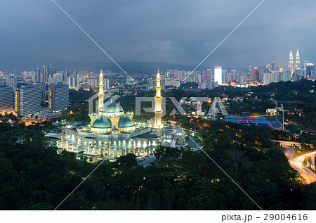 Aerial view of Federal Territory Mosque in night. 29004616