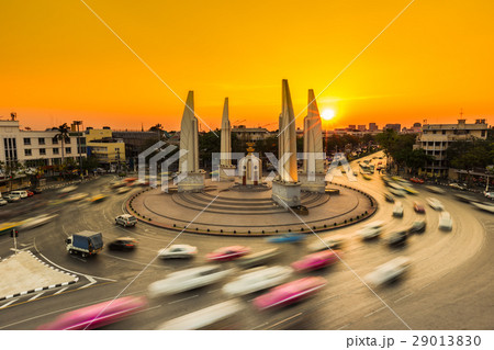 Car traffic with the sunset background Car traffic with the sunset background 29013830
