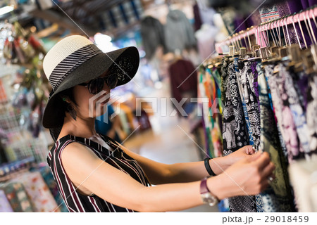 woman traveling and shopping woman traveling and shopping 29018459