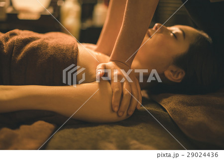 body care　撮影協力： 3BエステサロンLuki'A（麻布十番） 29024436