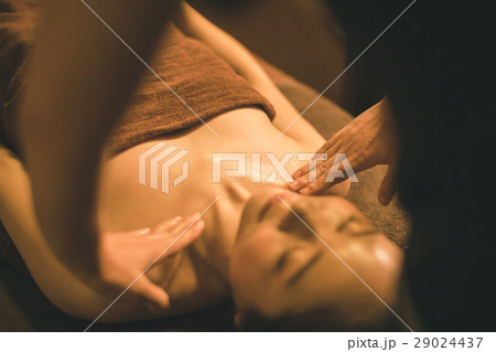 body care　撮影協力： 3BエステサロンLuki'A（麻布十番） 29024437