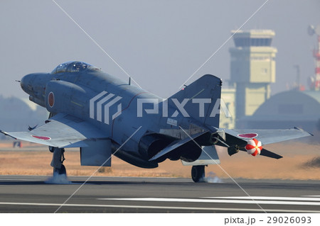 航空自衛隊　戦闘機　着陸　F-4EJ 29026093