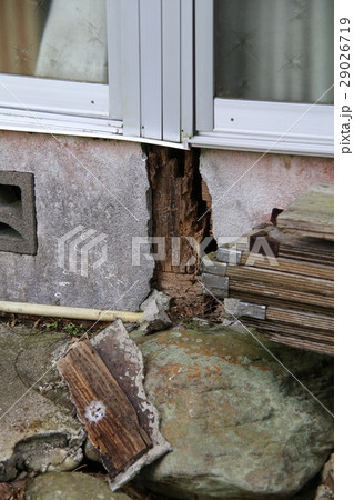 民家　腐った柱 29026719