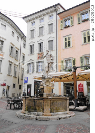 rovereto ロヴェレート fontana del nettuno ネプチューンの泉 rovereto ロヴェレート fontana del nettuno ネプチューンの泉 29029012