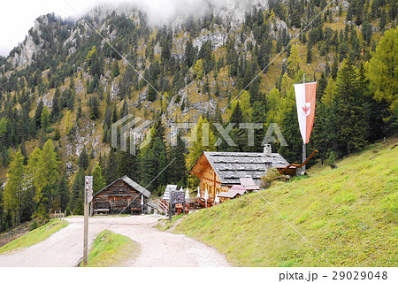 val　di　funes　フネス谷　kaserill　alm　カゼリル小屋 29029048