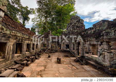 カンボジア　シェムリアップ　遺跡群 29034390