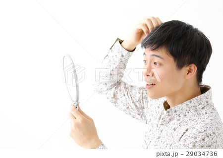 ヘアチェック　若い男性 29034736