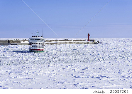 網走港の流氷砕氷船 29037202