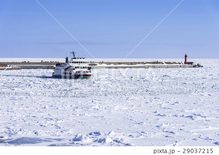 網走港の流氷砕氷船 29037215