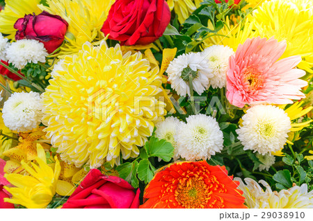 Yellow flower in a bouquet 29038910