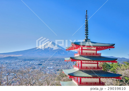 Mt. Fuji iin Kawagushiko near Tokyo, Japan 29039610