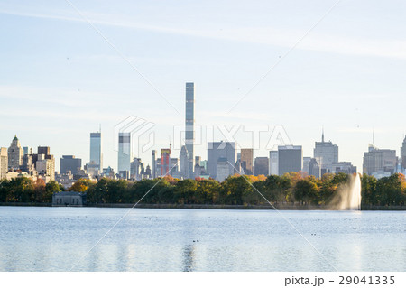 Midtown from central park reservoir 29041335