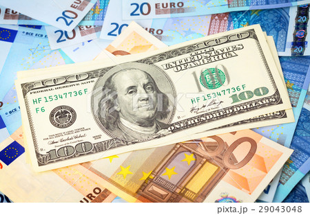 Dollars on top of Euro 29043048
