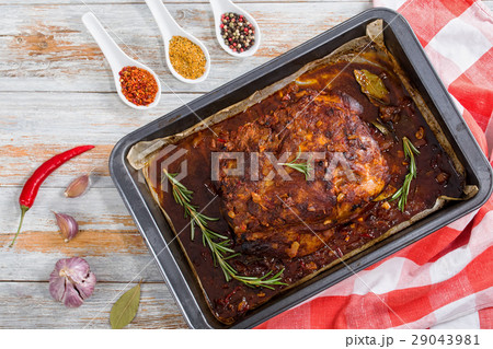 Pork shoulder grilled in roasting pan 29043981
