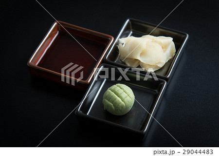 toy car on hand toy car on hand 29044483