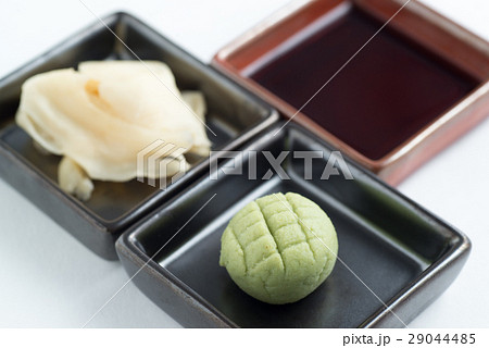 toy car on hand toy car on hand 29044485