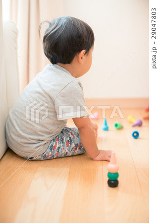 3 years old 29047803