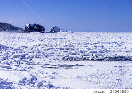 知床半島 ウトロの流氷原の写真素材