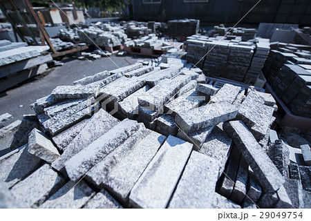 工事現場の建設資材（御影石） 29049754