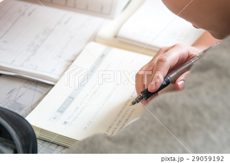 試験勉強をする中学生 29059192