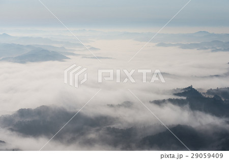 九十九谷 早朝風景 （千葉県君津市鹿野山） 2017年3月撮影 29059409
