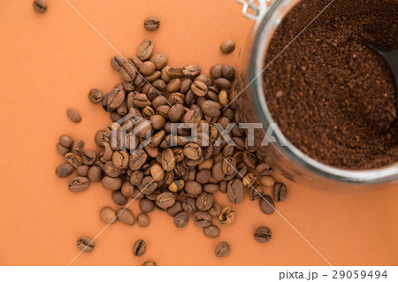 粉末コーヒーとコーヒー豆 29059494