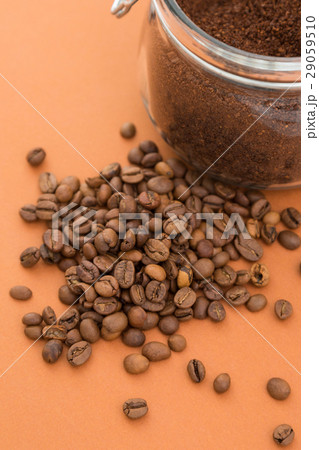 粉末コーヒーとコーヒー豆 29059510