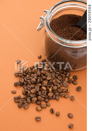粉末コーヒーとコーヒー豆 粉末コーヒーとコーヒー豆 29059568