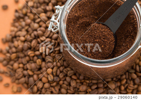 粉末コーヒーとコーヒー豆 粉末コーヒーとコーヒー豆 29060140