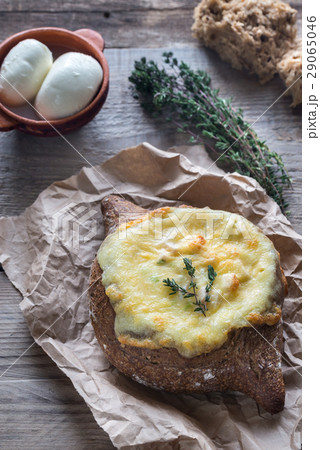 Cheesy stuffed bread Cheesy stuffed bread 29065046