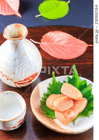 日本酒と辛子明太子 29066564