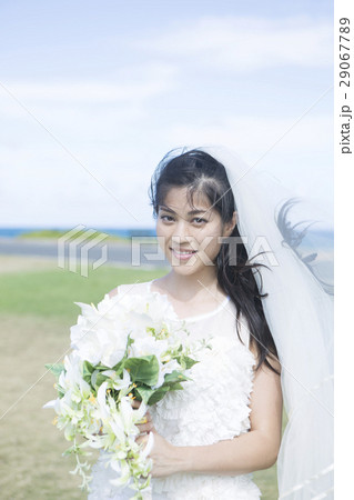 ブーケを持った花嫁 ブーケを持った花嫁 29067789