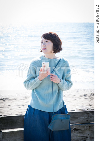 観光　女性 29067852