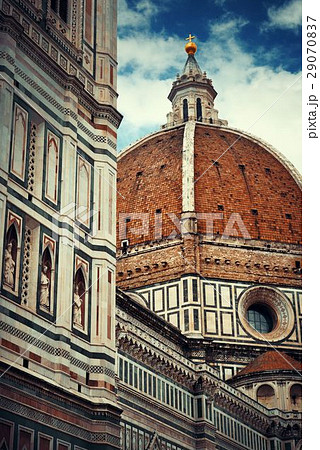 Duomo Santa Maria Del Fiore closeup in street Duomo Santa Maria Del Fiore closeup in street 29070837