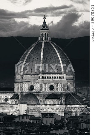 Duomo Santa Maria Del Fiore closeup at night Duomo Santa Maria Del Fiore closeup at night 29070851