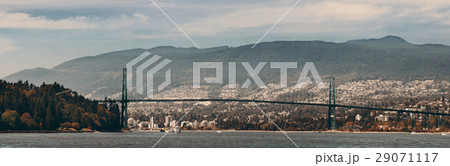 Lions Gate Bridge 29071117