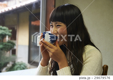 女子旅　食事 29079576