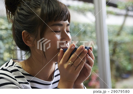 女子旅　食事 29079580