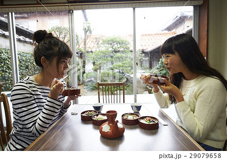 女子旅 食事 女子旅 食事 29079658